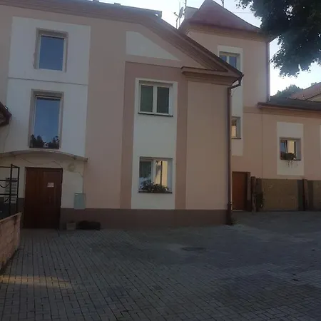 S Kuchynì Pro Tři